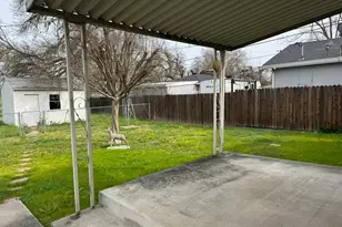 187 Bay Dr, Sacramento, CA 95815 - Photo 4