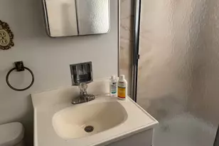 187 Bay Dr, Sacramento, CA 95815 - Photo 12