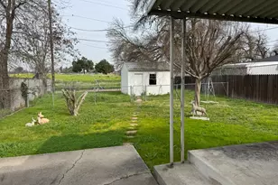 187 Bay Dr, Sacramento, CA 95815 - Photo 6