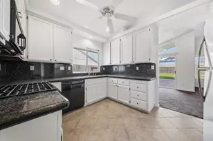 8605 Meandering Way, Antelope, CA 95843 - Photo 14