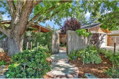 9838 Sleepy Hollow Court, Stockton, CA 95209 - Photo 4