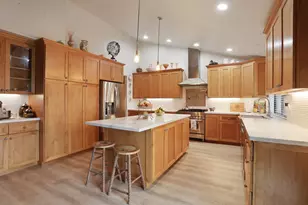 17220 Holiday Dr, Morgan Hill, CA 95037 - Photo 2
