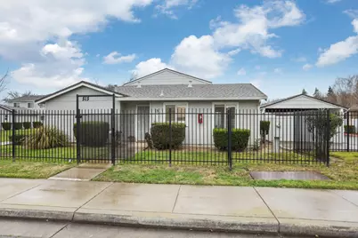 515 Peerless Way #13, Tracy, CA 95376 - Photo 2