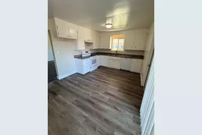 123 Wawona Street, Manteca, CA 95337 - Photo 4