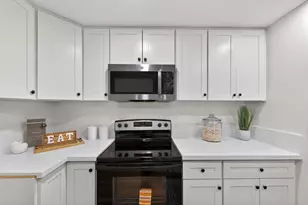 7717 Valley Wood Dr, Sacramento, CA 95828 - Photo 20