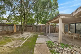 7717 Valley Wood Dr, Sacramento, CA 95828 - Photo 40