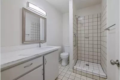 1432 N Locust Street, Visalia, CA 93291 - Photo 20