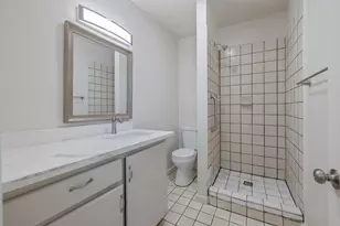 1432 N Locust St, Visalia, CA 93291 - Photo 20