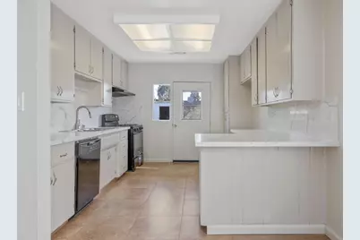 1432 N Locust Street, Visalia, CA 93291 - Photo 10