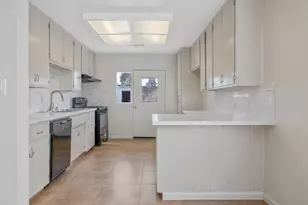 1432 N Locust St, Visalia, CA 93291 - Photo 10