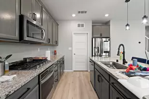 1435 Peterson Dr, Woodland, CA 95776 - Photo 8