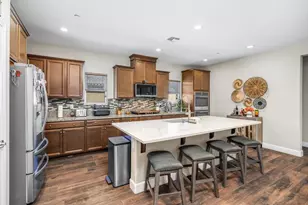 826 Grace Dr, Los Banos, CA 93635 - Photo 2