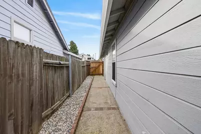 5267 Jacinto Avenue, Sacramento, CA 95823 - Photo 12