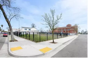 442 N Sutter St, Stockton, CA 95202 - Photo 1