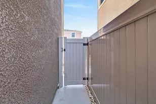 7450 Clear Lake Aly, Sacramento, CA 95829 - Photo 26