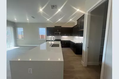 9013 Elliott Springs Drive, Elk Grove, CA 95624 - Photo 6