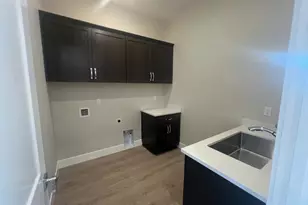 9013 Elliott Spgs Dr, Elk Grove, CA 95624 - Photo 8