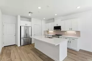 1013 Ginkgo Circle, Davis, CA 95618 - Photo 2