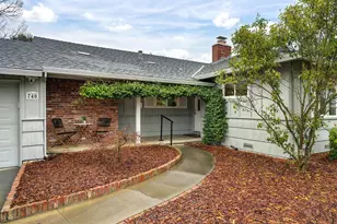 740 Hawthorn Ln, Davis, CA 95616 - Photo 4