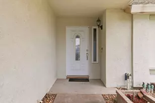 3744 N Country Dr, Antelope, CA 95843 - Photo 4