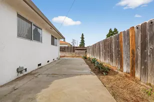 271 Sterling St, Woodbridge, CA 95258 - Photo 32