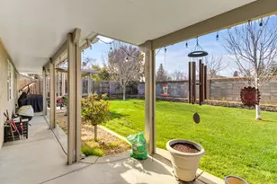 780 Griffey Way, Galt, CA 95632 - Photo 44