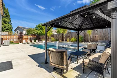 9700 Glacier Creek Way, Elk Grove, CA 95624 - Photo 12