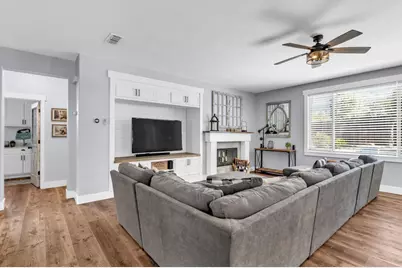 9700 Glacier Creek Way, Elk Grove, CA 95624 - Photo 6