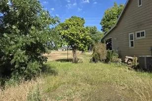 8830 Bradshaw Rd, Elk Grove, CA 95624 - Photo 10