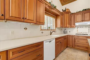 14370 Rollins Park Dr, Grass Valley, CA 95945 - Photo 20