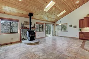 14370 Rollins Park Dr, Grass Valley, CA 95945 - Photo 12