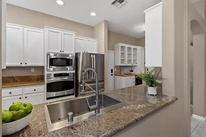 5242 Wyndham Oak Lane, Carmichael, CA 95608 - Photo 18