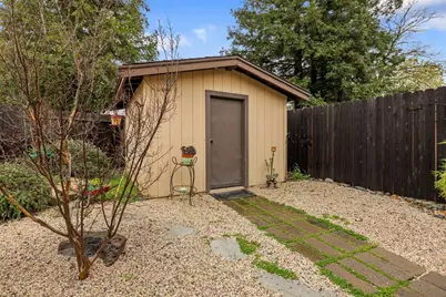 5926 Palm Springs Court, Elk Grove, CA 95758 - Photo 42