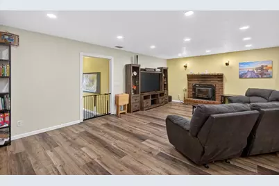 8405 Fernando Way, Elverta, CA 95626 - Photo 16