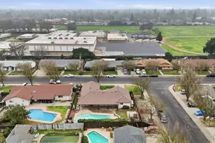 2718 Warwick Ln, Modesto, CA 95350 - Photo 32