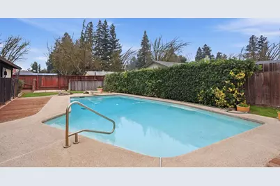 2718 Warwick Lane, Modesto, CA 95350 - Photo 24