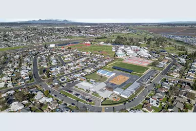 4355 Evelyn Drive, Olivehurst, CA 95961 - Photo 30