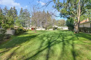 907 Commons Dr, Sacramento, CA 95825 - Photo 46