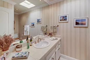 907 Commons Dr, Sacramento, CA 95825 - Photo 26