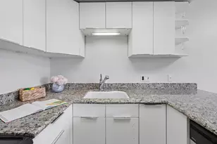 2238 Woodside Ln, Sacramento, CA 95825 - Photo 14
