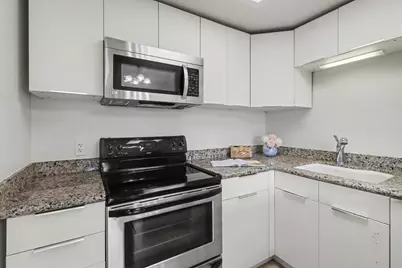 2238 Woodside Lane #13, Sacramento, CA 95825 - Photo 18