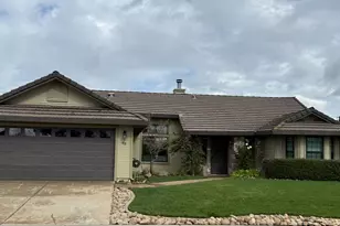 83 Sunshine Dr, Galt, CA 95632 - Photo 2