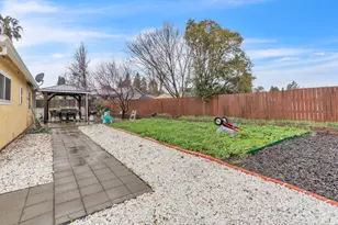 5231 St Moritz Ct, Sacramento, CA 95842 - Photo 4