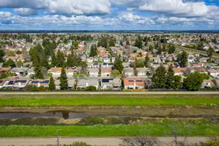 9975 River View Cir, Stockton, CA 95209 - Photo 36