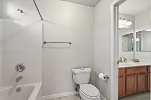 18 Holden Ct, Sacramento, CA 95835 - Photo 32