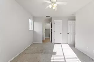 18 Holden Ct, Sacramento, CA 95835 - Photo 30