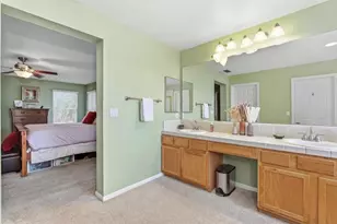 18 Holden Ct, Sacramento, CA 95835 - Photo 26