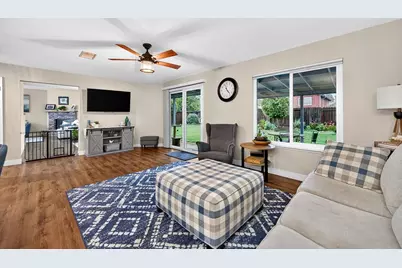 7611 Wynndel Way, Elk Grove, CA 95758 - Photo 10