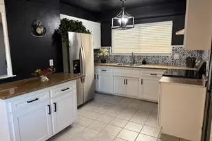 5851 Larry Way, North Highlands, CA 95660 - Photo 2