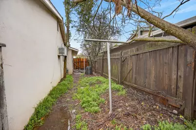 7229 Lawnwood Drive, Sacramento, CA 95828 - Photo 22